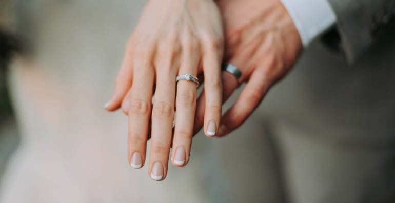 Nebrušeni dijamant na vereničkom prstenu