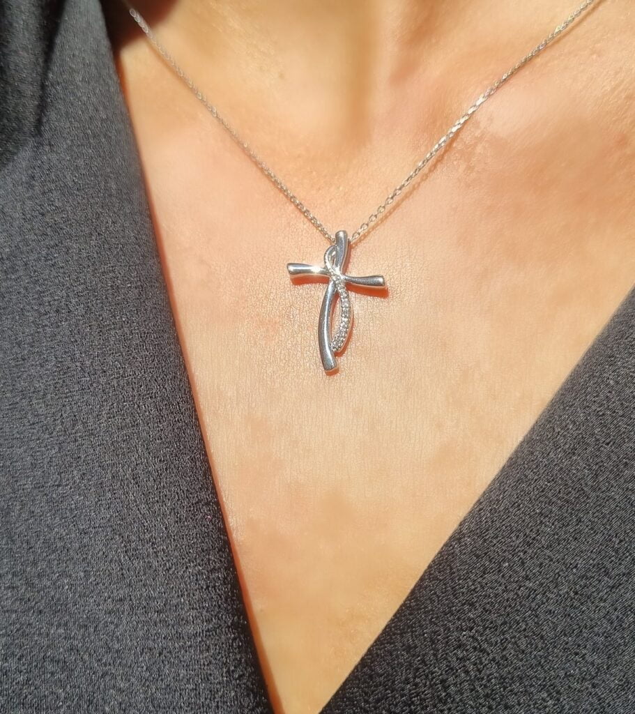 Ogrlica krst sa brilijantima