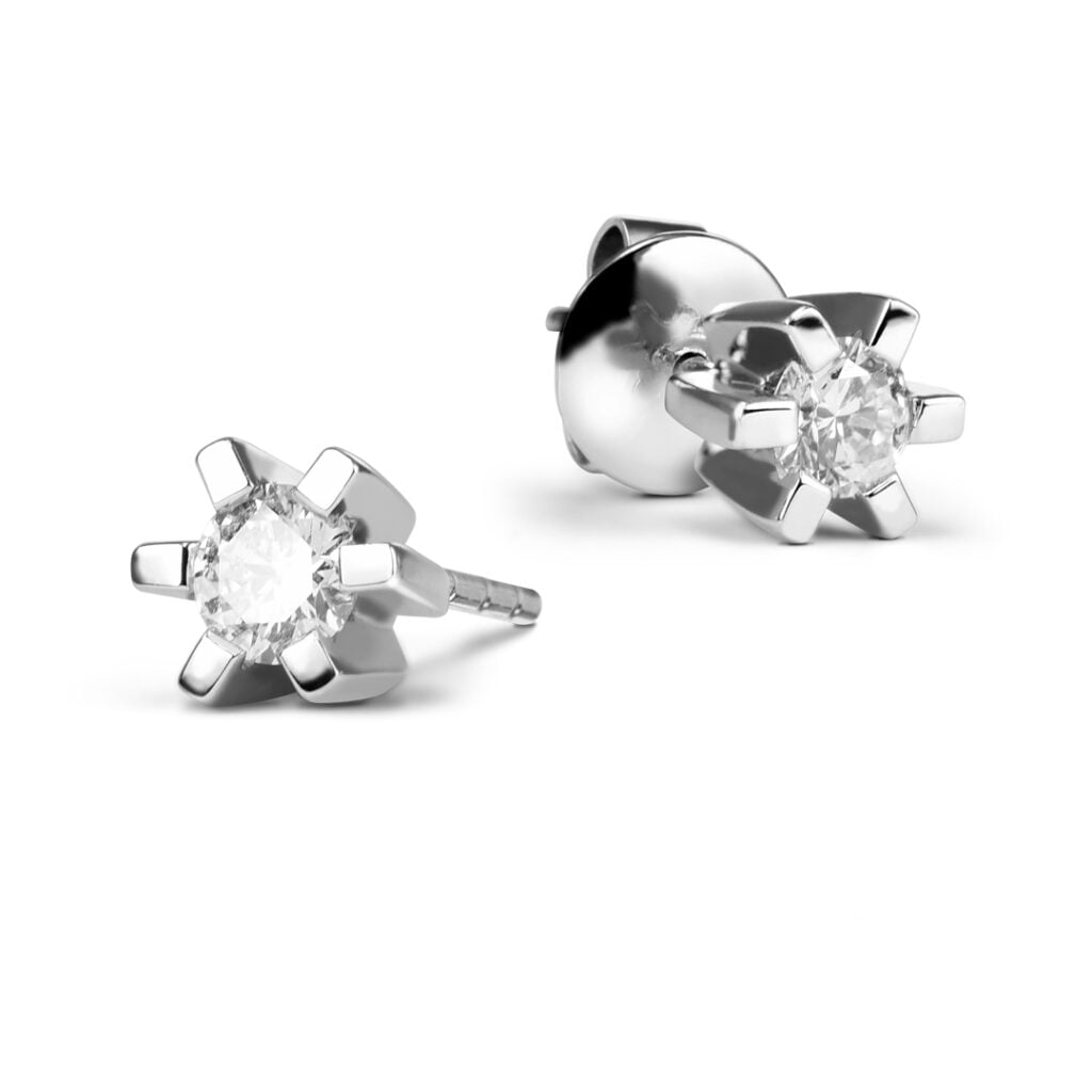 Klasične minđuše sa dijamantom