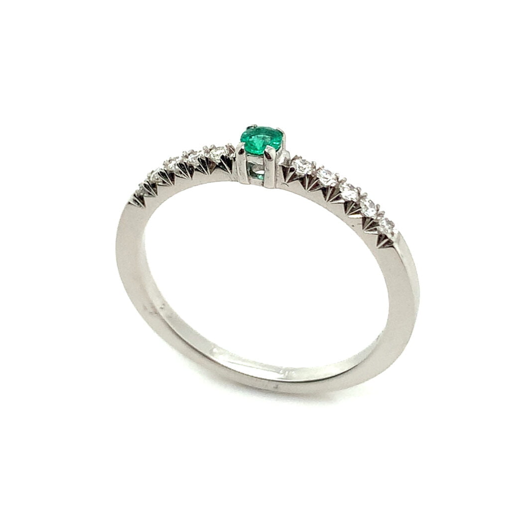 Prsten sa smaragdom i brilijantima