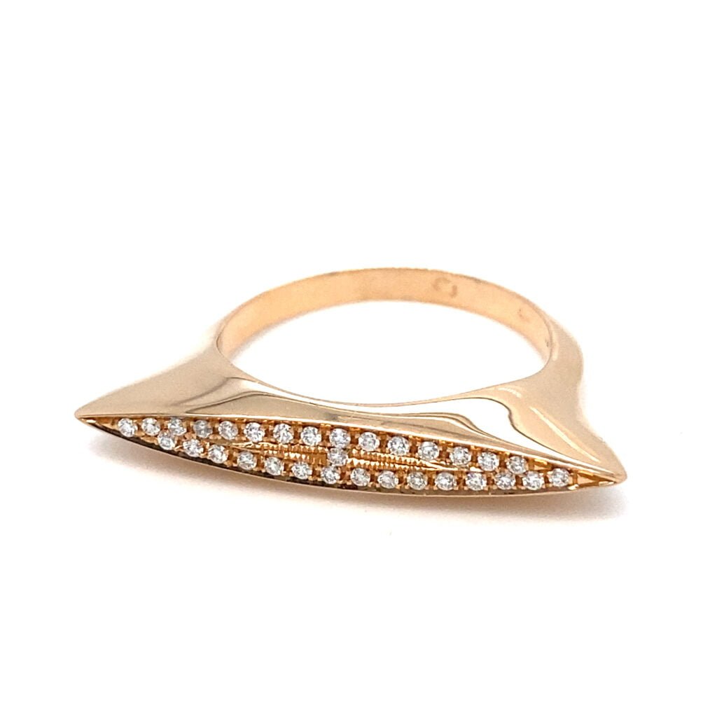 Prsten od roze zlata sa dijamantima