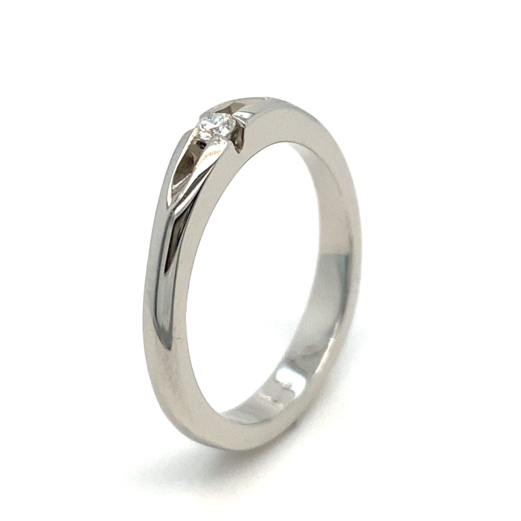 Prsten od belog zlata