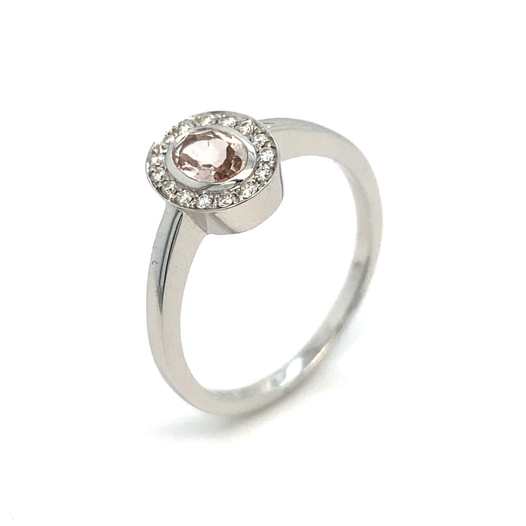 Prsten od belog zlata sa morganitom i brilijantima