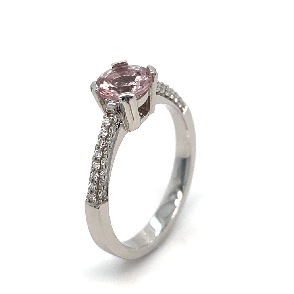 Verenički prsten od belog zlata sa morganitom i brilijantima