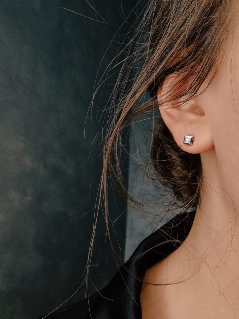 Minđuše od belog zlata sa brilijantima