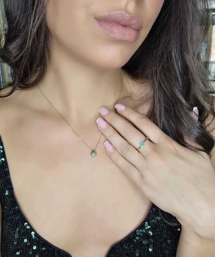 Ogrlica TEARDROP sa smaragdom