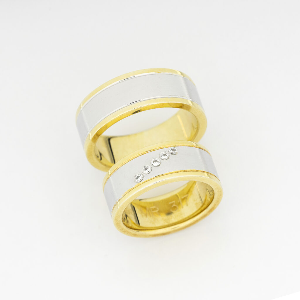 Burme belo-žuto zlato