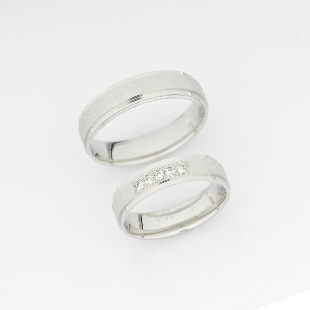 Burme od belog zlata