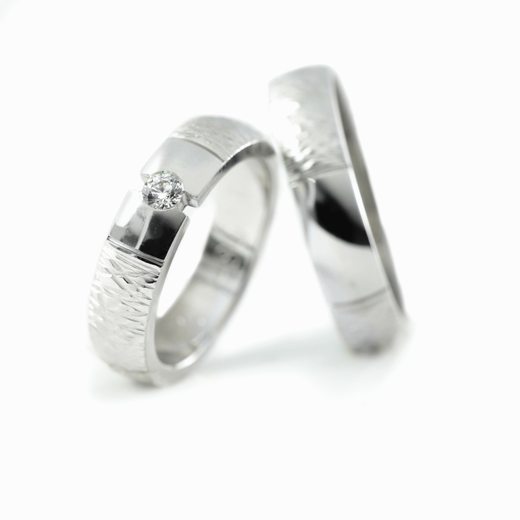 Burme od belog zlata sa dijamantom