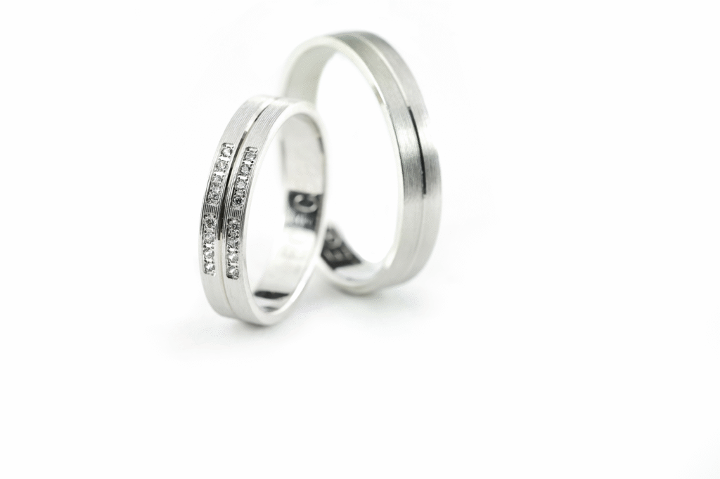 Burme od belog zlata sa dijamantima