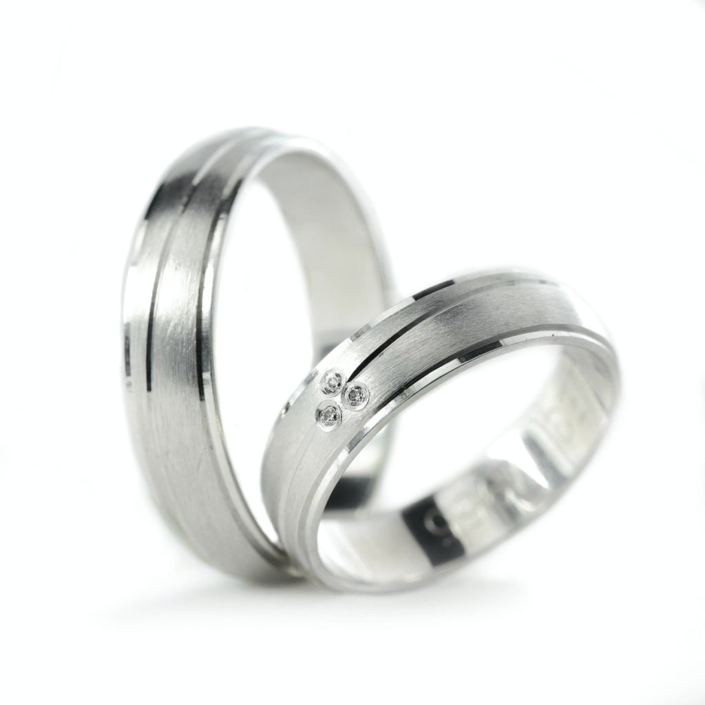 Burme od belog zlata sa dijamantima