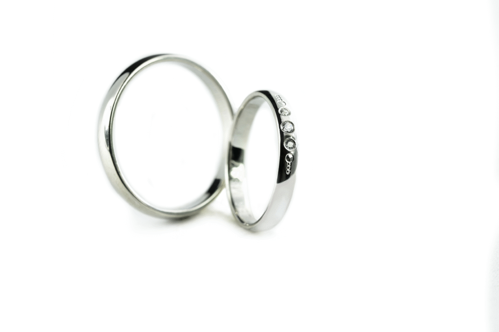 Burme od belog zlata sa dijamantima